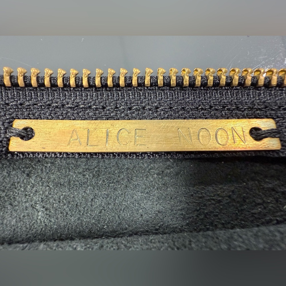 Alice Noon Black Leather Cosmetic Small Zip Bag - Picture 4 of 6